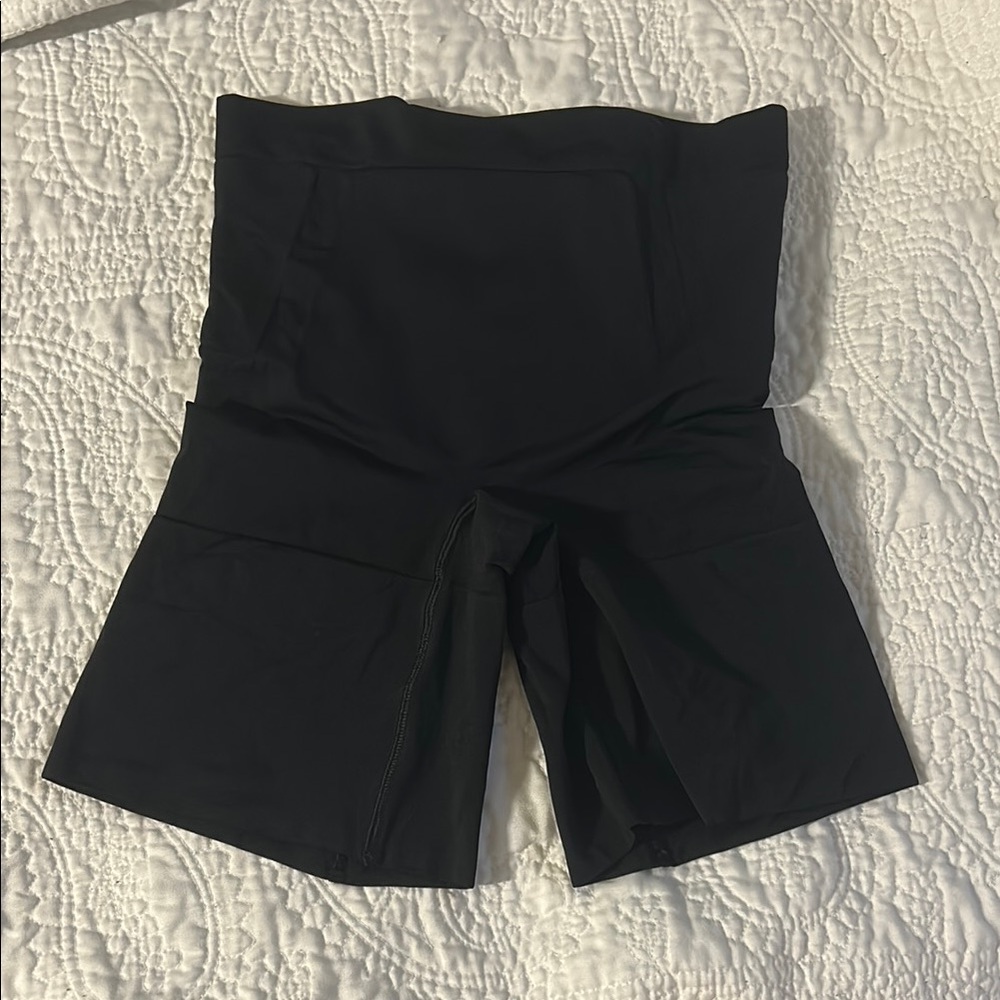 Spanx Shorts shapewear with butt lift, size M, NWOT